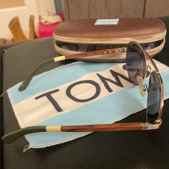 RETRO TOMS SUNGLASSES - Picture 3 of 6